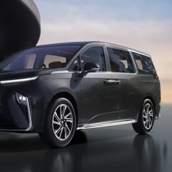 5 electric cars I would buy to roll in opulence under ₹1 crore