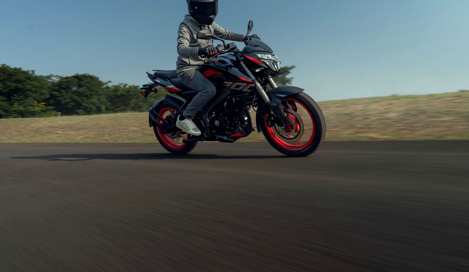 Bajaj Pulsar NS200 updated with ride modes, TFT display and traction control