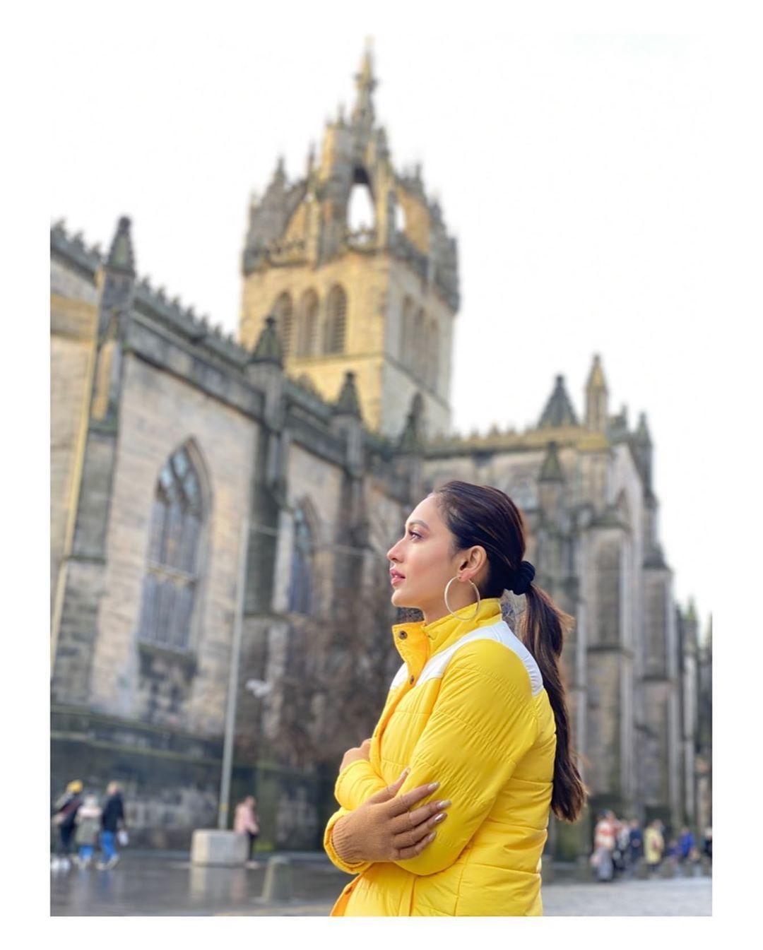 ミミはエジンバラの有名なセントジャイルズ教会に行きました。 （写真提供Instagram Instagram mimichakraborty）