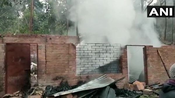 ঘটনায় এনআইএ তদন্তের দাবি বিজেপি সাংসদের (ছবি সৌজন্য এএনআই) ঘটনায় এনআইএ তদন্তের দাবি বিজেপি সাংসদের (ছবি সৌজন্য এএনআই)