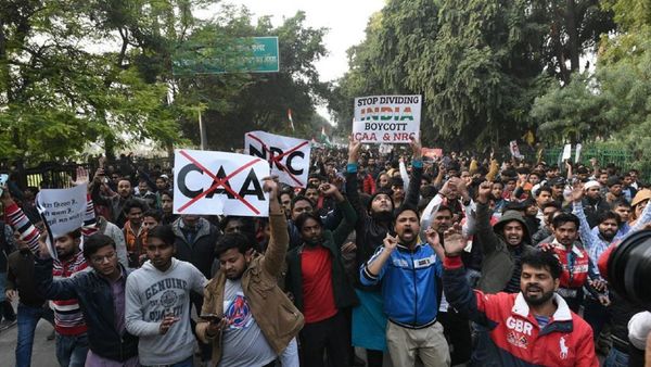 CAA বিরোধীদের বিরুদ্ধে তোপ দাগলেন তেলাঙ্গনার বিজেপি সাংসদ। CAA বিরোধীদের বিরুদ্ধে তোপ দাগলেন তেলাঙ্গনার বিজেপি সাংসদ।