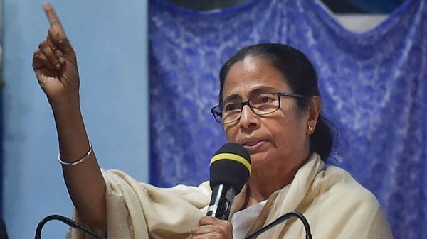 মমতা বন্দ্যোপাধ্যায় (PTI) মমতা বন্দ্যোপাধ্যায় (PTI)