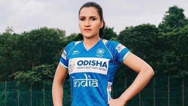 বিশ্বের রানি হলেন এবার (ছবি সৌজন্য টুইটার @HimaDas8) বিশ্বের রানি হলেন এবার (ছবি সৌজন্য টুইটার @HimaDas8)