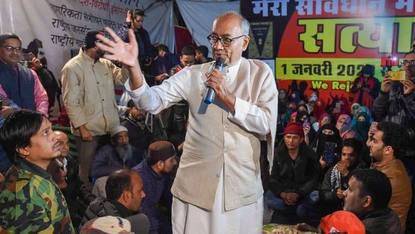 কংগ্রেস নেতা দিগ্বিজয় সিং (ছবি সৌজন্য পিটিআই) কংগ্রেস নেতা দিগ্বিজয় সিং (ছবি সৌজন্য পিটিআই)