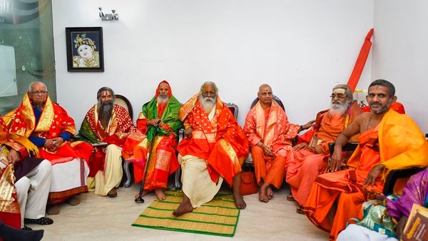 বৈঠক চলছে রামজন্মভূমি তীর্থক্ষেত্র ট্রাস্টের। (PTI) বৈঠক চলছে রামজন্মভূমি তীর্থক্ষেত্র ট্রাস্টের। (PTI)