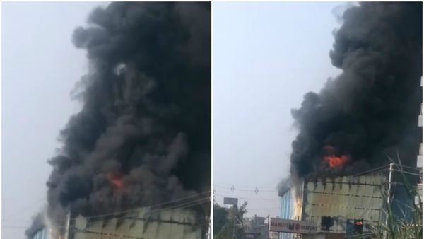 বিধ্বংসী আগুন গাড়ি শোরুমে (ছবি সৌজন্য সংগৃহীত) বিধ্বংসী আগুন গাড়ি শোরুমে (ছবি সৌজন্য সংগৃহীত)