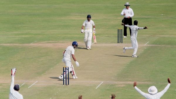 তখন চাপের মুখে বাংলা (PTI) তখন চাপের মুখে বাংলা (PTI)