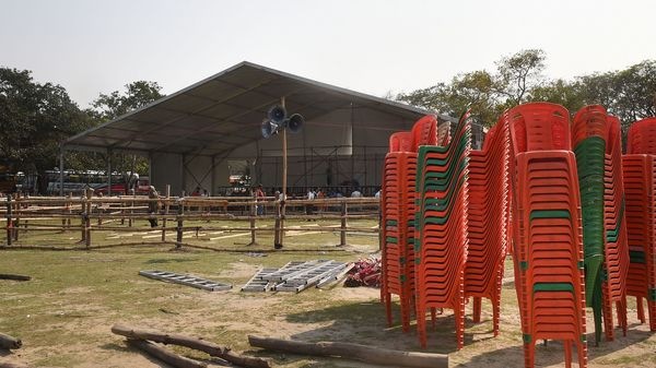 চলছে সভার প্রস্তুতি (PTI) চলছে সভার প্রস্তুতি (PTI)