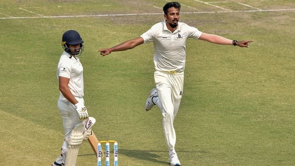করুণ নায়ারকে আউট করে উচ্ছ্বাস ঈশানের (ছবি সৌজন্য পিটিআই) করুণ নায়ারকে আউট করে উচ্ছ্বাস ঈশানের (ছবি সৌজন্য পিটিআই)