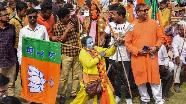'গুলি মারো' স্লোগানে গ্রেফতার এক বিজেপি নেতা (ছবিটি প্রতীকী, সৌজন্য পিটিআই) 'গুলি মারো' স্লোগানে গ্রেফতার এক বিজেপি নেতা (ছবিটি প্রতীকী, সৌজন্য পিটিআই)
