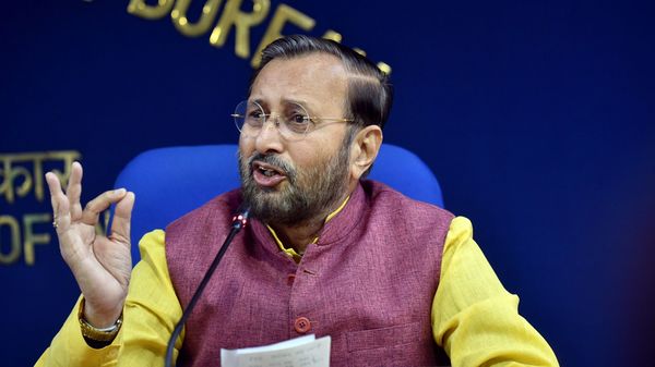 গত ৬ বছরে দেশে কোনও বোমা বিস্ফোরণ হয়নি, দাবি কেন্দ্রীয় মন্ত্রী প্রকাশ জাভড়েকরের। ছবি: এএনআই। গত ৬ বছরে দেশে কোনও বোমা বিস্ফোরণ হয়নি, দাবি কেন্দ্রীয় মন্ত্রী প্রকাশ জাভড়েকরের। ছবি: এএনআই।