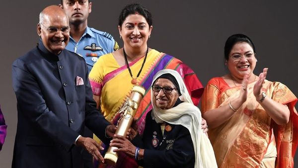 ‘নারীশক্তি’ সম্মানে ভূষিত ১০৪ বছরের মন কউর ‘নারীশক্তি’ সম্মানে ভূষিত ১০৪ বছরের মন কউর