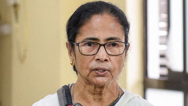 নবান্নে মুখ্যমন্ত্রী মমতা বন্দ্যোপাধ্যায়। (PTI) নবান্নে মুখ্যমন্ত্রী মমতা বন্দ্যোপাধ্যায়। (PTI)