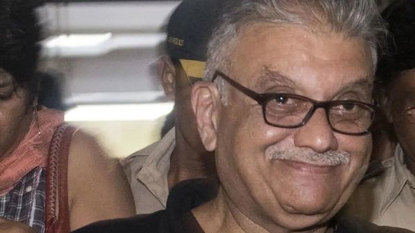চার বছর পরে জেল থেকে জামিনে মুক্তি পেলেন পিটার মুখোপাধ্যায়। (ফাইল ছবি) চার বছর পরে জেল থেকে জামিনে মুক্তি পেলেন পিটার মুখোপাধ্যায়। (ফাইল ছবি)