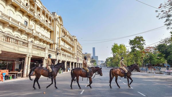 লকডাউনে কলকাতা (PTI) লকডাউনে কলকাতা (PTI)