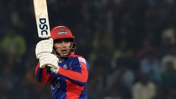 পিএসএলে করাচির জার্সিতে অ্যালেক্স হেলস। ছবি- টুইটার। পিএসএলে করাচির জার্সিতে অ্যালেক্স হেলস। ছবি- টুইটার।