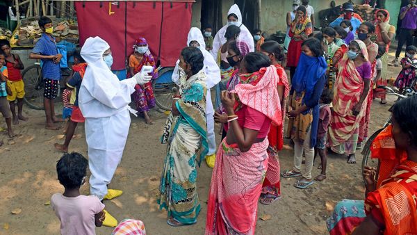 কলকাতায় চলছে থার্মাল স্ক্রিনিং (ছবি সৌজন্য এএনআই) কলকাতায় চলছে থার্মাল স্ক্রিনিং (ছবি সৌজন্য এএনআই)