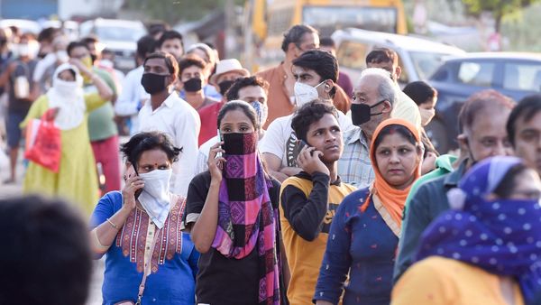 দেশে কমেছে সংক্রমণের হার (ছবিটি প্রতীকী, সৌজন্য পিটিআই) দেশে কমেছে সংক্রমণের হার (ছবিটি প্রতীকী, সৌজন্য পিটিআই)