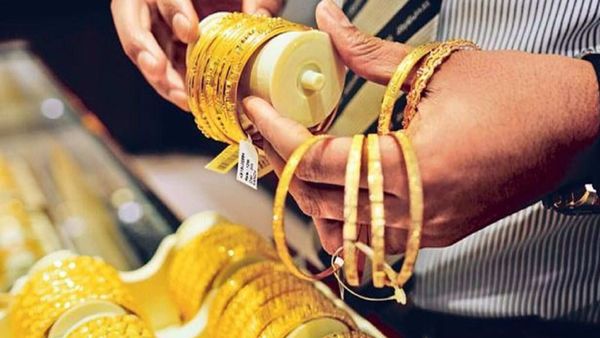 গত দুই দিন ধরে ভারতের বাজারে সোনার দাম বেড়ে চলেছে। গত দুই দিন ধরে ভারতের বাজারে সোনার দাম বেড়ে চলেছে।