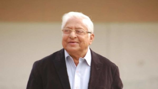 ব্যাটিংয়ের পাশাপাশি বল হাতেও তিনি সফল হয়েছিলেন। ব্যাটিংয়ের পাশাপাশি বল হাতেও তিনি সফল হয়েছিলেন।