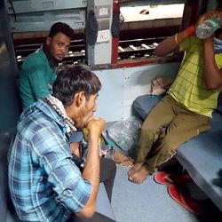 বিশেষ ট্রেনের চিত্র