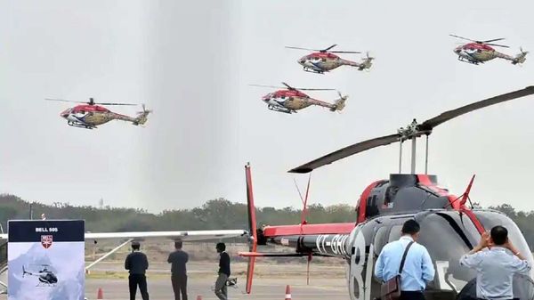 ভারতের দৈর্ঘ্য ও প্রস্থজুড়ে ফ্লাই পাস্ট অনুষ্ঠানে অংশ নিল বায়ুসেনার বিভিন্ন বায়ুযান। রবিবার সকালে। ভারতের দৈর্ঘ্য ও প্রস্থজুড়ে ফ্লাই পাস্ট অনুষ্ঠানে অংশ নিল বায়ুসেনার বিভিন্ন বায়ুযান। রবিবার সকালে।