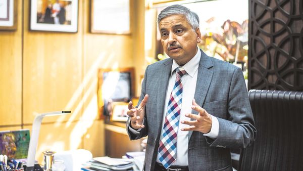 দিল্লির এইমসের অধিকর্তা রণদীপ গুলেরিয়া (ফাইল ছবি, সৌজন্য মিন্ট) দিল্লির এইমসের অধিকর্তা রণদীপ গুলেরিয়া (ফাইল ছবি, সৌজন্য মিন্ট)