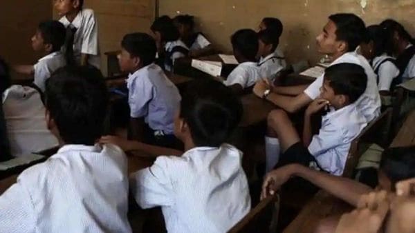 ত্রিপুরার বাংলা মাধ্যম স্কুলের ১৪ হাজার ছাত্রছাত্রীকে বিনামূল্যে ৬০ লক্ষ টাকার পাঠ্যপুস্তক দেওয়া হবে ত্রিপুরার বাংলা মাধ্যম স্কুলের ১৪ হাজার ছাত্রছাত্রীকে বিনামূল্যে ৬০ লক্ষ টাকার পাঠ্যপুস্তক দেওয়া হবে
