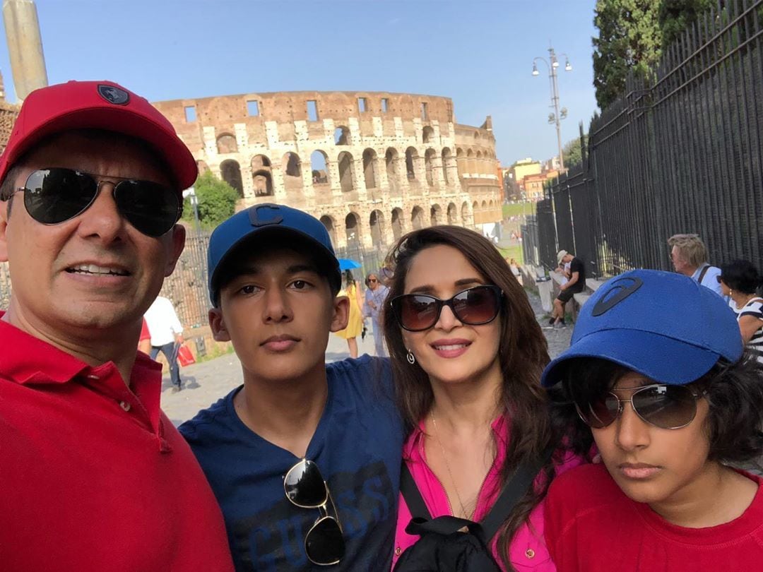 夫婦は結婚生活の21年をうまく乗り越えました。 Madhuri-Sriramには、2人の息子OrinとRyanがいる幸せな家族がいます。 （写真-Instagram）
