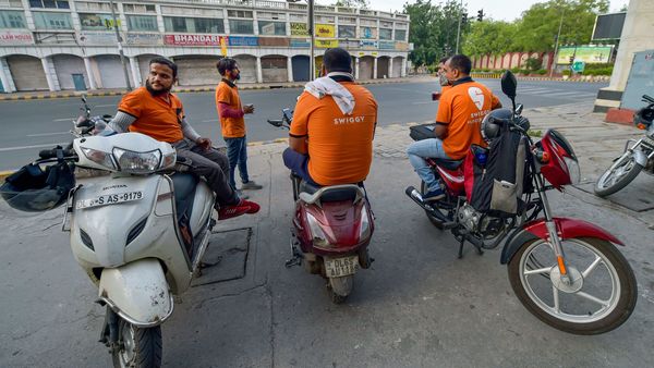 সুইগি ডেলিভারি বয়রা (PTI) সুইগি ডেলিভারি বয়রা (PTI)