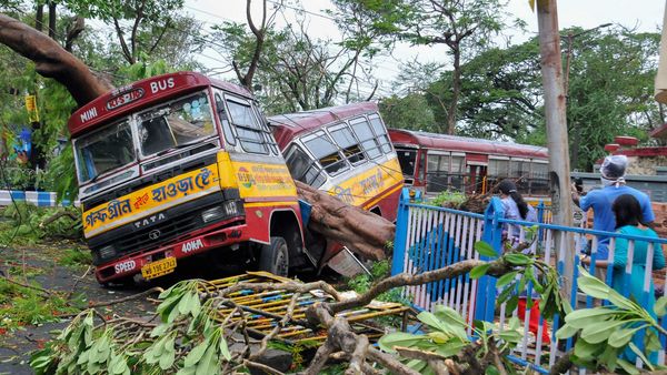 বিধ্বস্ত কল্লোলিনী তিলোত্তমা (PTI) বিধ্বস্ত কল্লোলিনী তিলোত্তমা (PTI)