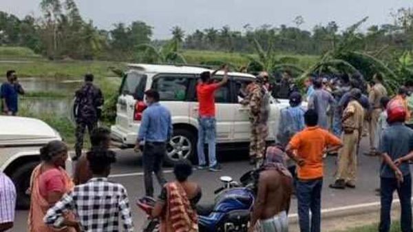 রবিবার দিলীপ ঘোষের পথ আটকাল পুলিশ রবিবার দিলীপ ঘোষের পথ আটকাল পুলিশ