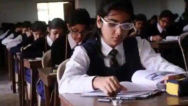CBSE দশম ও দ্বাদশ শ্রেণির বাকি থাকা পরীক্ষা নেওয়া হবে দেশের মোট ১৫,০০০ কেন্দ্রে। CBSE দশম ও দ্বাদশ শ্রেণির বাকি থাকা পরীক্ষা নেওয়া হবে দেশের মোট ১৫,০০০ কেন্দ্রে।