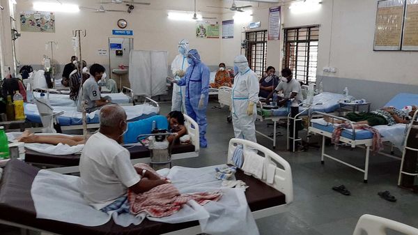থানের হাসপাতালে একনাথ শিন্ডে থানের হাসপাতালে একনাথ শিন্ডে