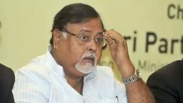 পরীক্ষাগুলি কী ভাবে নেওয়া হবে, সে বিষয় নিজেরাই সিদ্ধান্ত নেবে বিশ্ববিদ্যালয় কর্তৃপক্ষ। পরীক্ষাগুলি কী ভাবে নেওয়া হবে, সে বিষয় নিজেরাই সিদ্ধান্ত নেবে বিশ্ববিদ্যালয় কর্তৃপক্ষ।