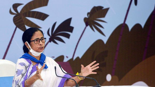 মুখ্যমন্ত্রী মমতা বন্দ্যোপাধ্যায় (ফাইল ছবি, সৌজন্য পিটিআই) মুখ্যমন্ত্রী মমতা বন্দ্যোপাধ্যায় (ফাইল ছবি, সৌজন্য পিটিআই)