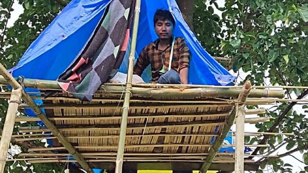 Covid-19 নেগেটিভ প্রমাণিত হয়েও গ্রামে ঢুকতে পারলেন না অসমের তরুণ। Covid-19 নেগেটিভ প্রমাণিত হয়েও গ্রামে ঢুকতে পারলেন না অসমের তরুণ।