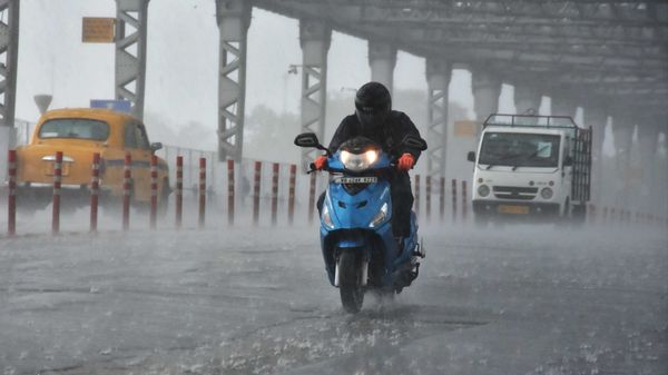 আগামী সপ্তাহের মাঝামাঝি রাজ্যে ঢুকতে পারে বর্ষা (ছবিটি প্রতীকী, সৌজন্য এএনআই) আগামী সপ্তাহের মাঝামাঝি রাজ্যে ঢুকতে পারে বর্ষা (ছবিটি প্রতীকী, সৌজন্য এএনআই)