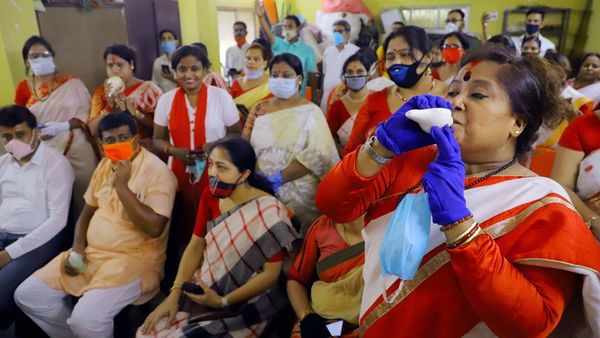 হাওড়ায় জনগণ শুনছেন অমিত শাহর বক্তব্য (PTI) হাওড়ায় জনগণ শুনছেন অমিত শাহর বক্তব্য (PTI)
