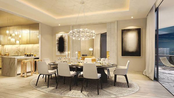 キッチンに隣接するビルスカーダイニングスペース。 天井から吊り下げた照明です。 家中どこでもオフホワイト、ベージュ色の選択は巨大です。 壁や天井に濃い色を使用しても目立ちません。 （写真提供：Omkar1973）