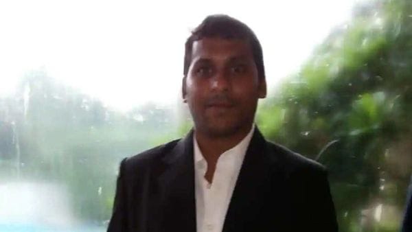 ১০ জুন সকালে শিলচরের এক হাসপাতালে মারা যান ওডিশার গঞ্জাম জেলার জনপ্রিয় মিডফিল্ডার নরেশ আউলা। ১০ জুন সকালে শিলচরের এক হাসপাতালে মারা যান ওডিশার গঞ্জাম জেলার জনপ্রিয় মিডফিল্ডার নরেশ আউলা।