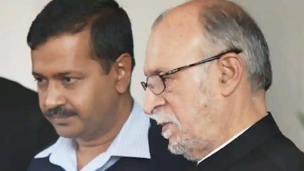 লেফটেন্যান্ট গভর্নর অনিল বইজলের নির্দেশের বিরোধিতা করলেন দিল্লির মুখ্যমন্ত্রী অরবিন্দ কেজরিওয়াল। লেফটেন্যান্ট গভর্নর অনিল বইজলের নির্দেশের বিরোধিতা করলেন দিল্লির মুখ্যমন্ত্রী অরবিন্দ কেজরিওয়াল।