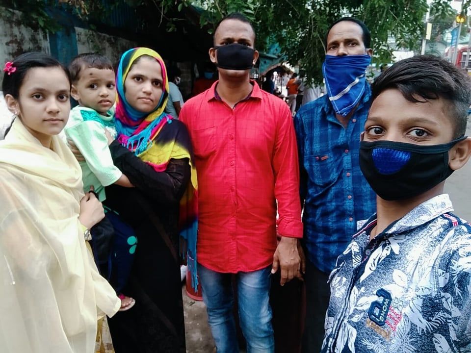 পরিযায়ী শ্রমিক মহম্মদ আলাদিনে ও তাঁর পরিবারকে কলকাতা থেকে গিরিডি পৌঁছে দেওয়ার ব্যবস্থা করা। পরিযায়ী শ্রমিক মহম্মদ আলাদিনে ও তাঁর পরিবারকে কলকাতা থেকে গিরিডি পৌঁছে দেওয়ার ব্যবস্থা করা।