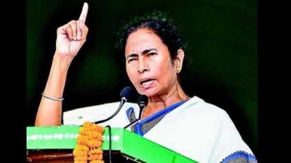 কমপক্ষে ১০ জন নেতার নামে শো কজ নোটিশ জারি করেছে দলীয় নেতৃত্ব। কমপক্ষে ১০ জন নেতার নামে শো কজ নোটিশ জারি করেছে দলীয় নেতৃত্ব।