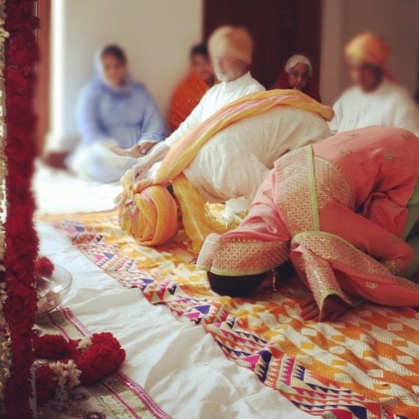 5年前の今日、グルグラムに家族や友人がいる中で、シャヒドとミーラはシーク教徒の結婚式を行いました。 シャヒドはデリー在住の13歳のミラと結婚し、ミシャとジャイナの両親にもなりました。 （写真-Instagram）