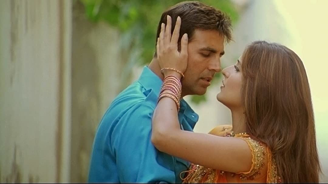 カトリーナのキャリアのハイライトの1つは、ナマステロンドン（2006）です。 このAkshay-Katrinaデュオの写真は、ボリウッドでその意味でKatを確立しました。 これがカトリーナの映画キャリアのUターンだと言える。 その後、KatはAkshayと協力して、Welcome（2006）やSingh Is King（2007）などの映画に出演しました。 