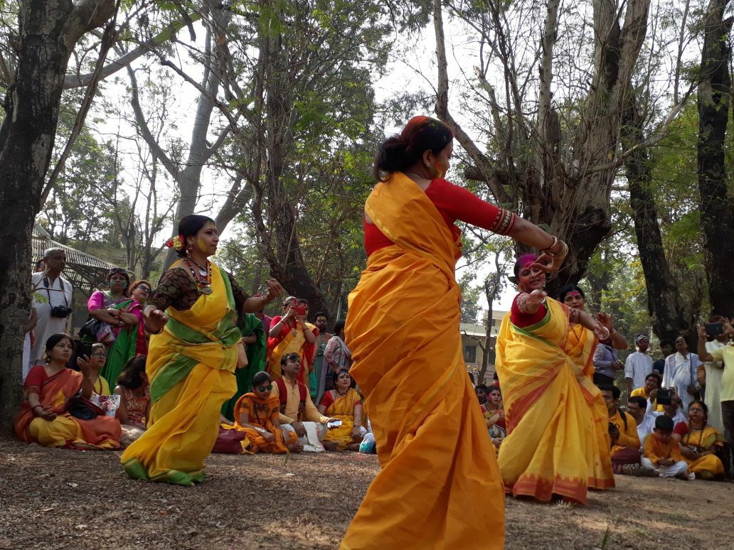 সঙ্গীত ভবনের গোল। সঙ্গীত ভবনের গোল।