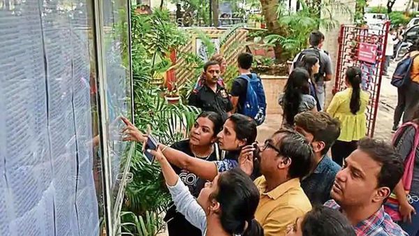 ভর্তির জন্য শিক্ষার্থীদের শারীরিক ভাবে কলেজে উপস্থিত থাকার কোনও প্রয়োজন নেই। ভর্তির জন্য শিক্ষার্থীদের শারীরিক ভাবে কলেজে উপস্থিত থাকার কোনও প্রয়োজন নেই।