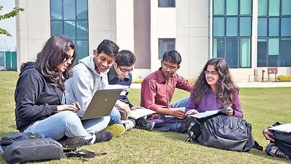 উচ্চ শিক্ষা প্রতিষ্ঠানের জন্য একটিই কেন্দ্রীয় নিয়ন্ত্রক সংস্থা উচ্চ শিক্ষা কাউন্সিল (HECI) গঠনের জন্য অনুমোদন দিল কেন্দ্রীয় প্রশাসন। উচ্চ শিক্ষা প্রতিষ্ঠানের জন্য একটিই কেন্দ্রীয় নিয়ন্ত্রক সংস্থা উচ্চ শিক্ষা কাউন্সিল (HECI) গঠনের জন্য অনুমোদন দিল কেন্দ্রীয় প্রশাসন।