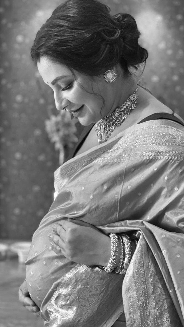 新しいゲストは9月にRaj-Shubhsreeの家に来ます。 ラージチャクラボルティは妊娠中の妻の世話をしています。 監督はシュブシュリーのすべての欲望を満たしています。 (写真-Instagram) 新しいゲストは9月にRaj-Shubhsreeの家に来ます。 ラージチャクラボルティは妊娠中の妻の世話をしています。 監督はシュブシュリーのすべての欲望を満たしています。 (写真-Instagram)